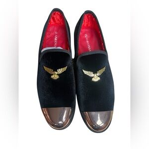 NWT Elanroman Elegant Black Velvet Loafers with Gold Toe Accents 9.5